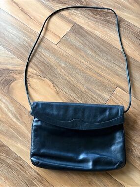 Black Anne Klein fold over shoulder bag